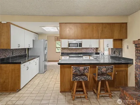 21327 SE 252nd Place Maple Valley WA 98038