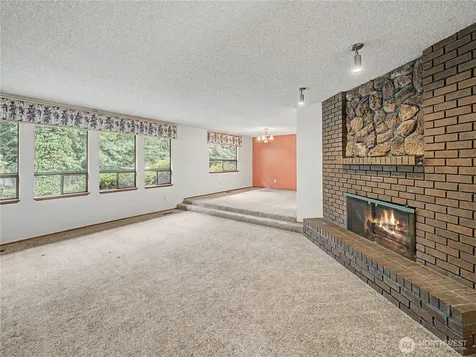 21327 SE 252nd Place Maple Valley WA 98038