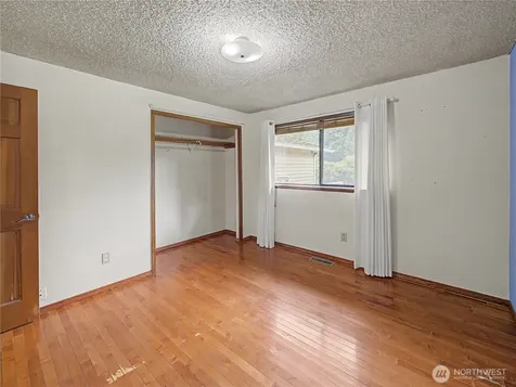 21327 SE 252nd Place Maple Valley WA 98038
