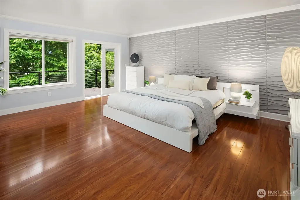2607 W Newton Street Seattle WA 98199