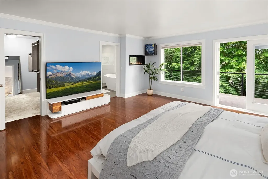 2607 W Newton Street Seattle WA 98199