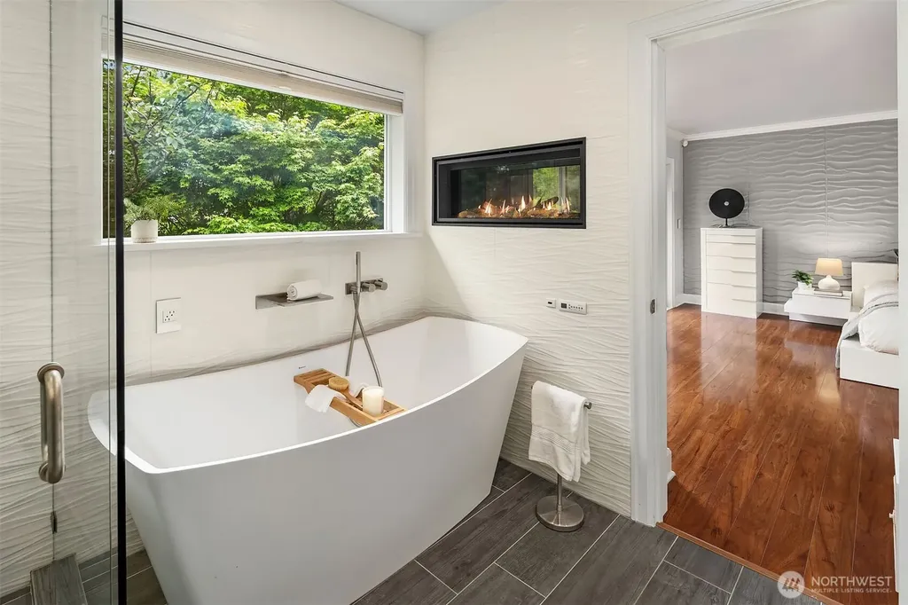 2607 W Newton Street Seattle WA 98199
