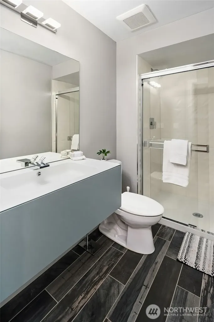 2607 W Newton Street Seattle WA 98199