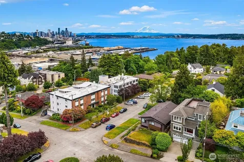2607 W Newton Street Seattle WA 98199
