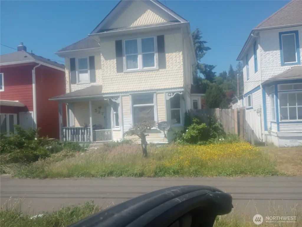 527 Emerson Hoquiam WA 98520