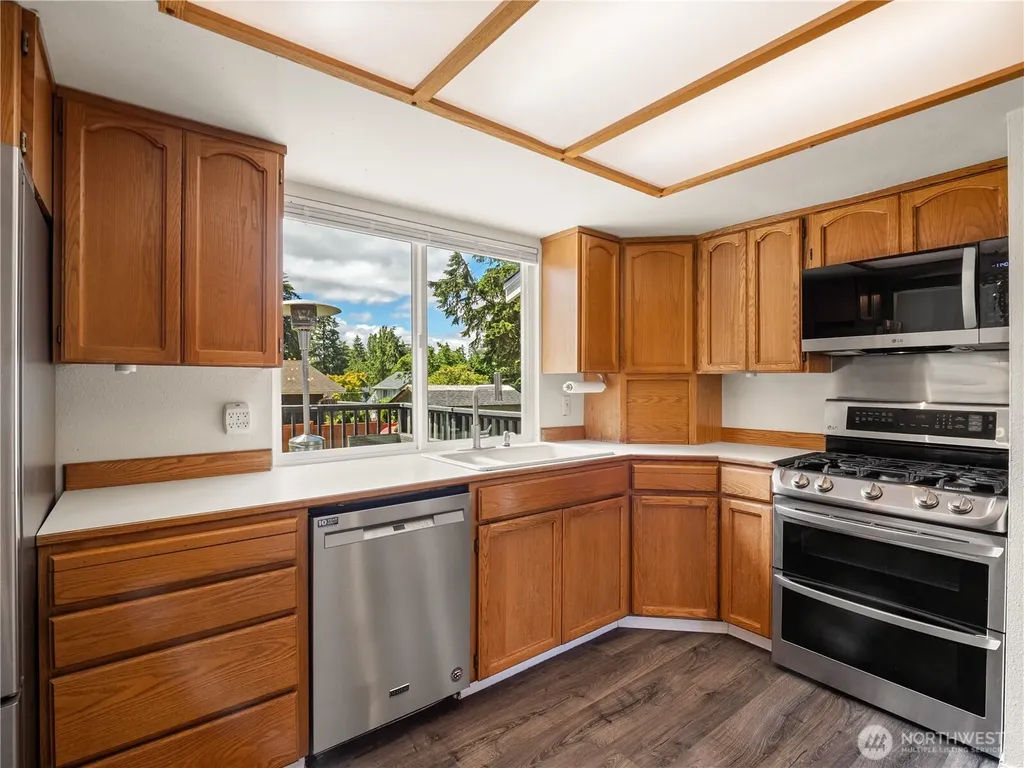 2103 306th Place Federal Way WA 98023
