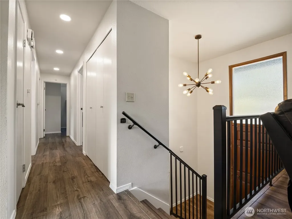 2103 306th Place Federal Way WA 98023