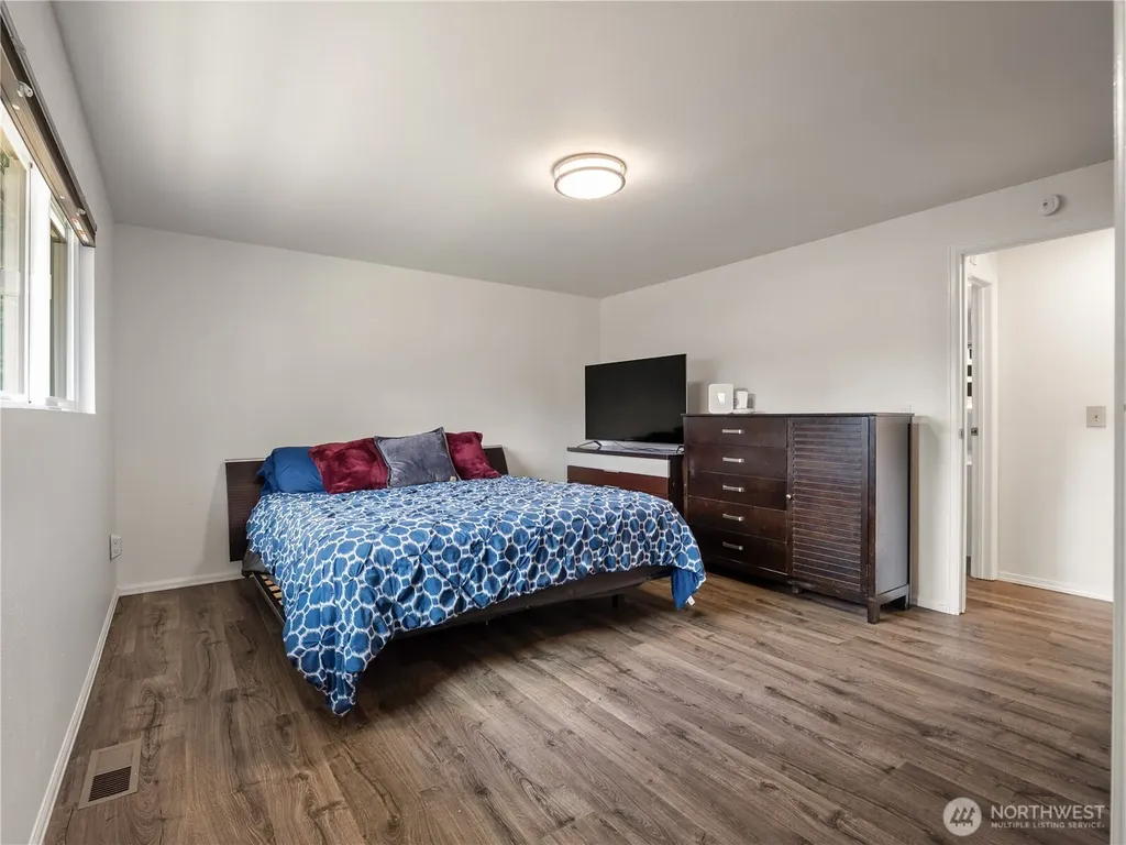 2103 306th Place Federal Way WA 98023