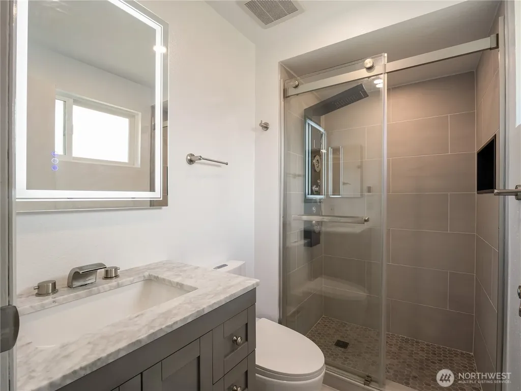 2103 306th Place Federal Way WA 98023