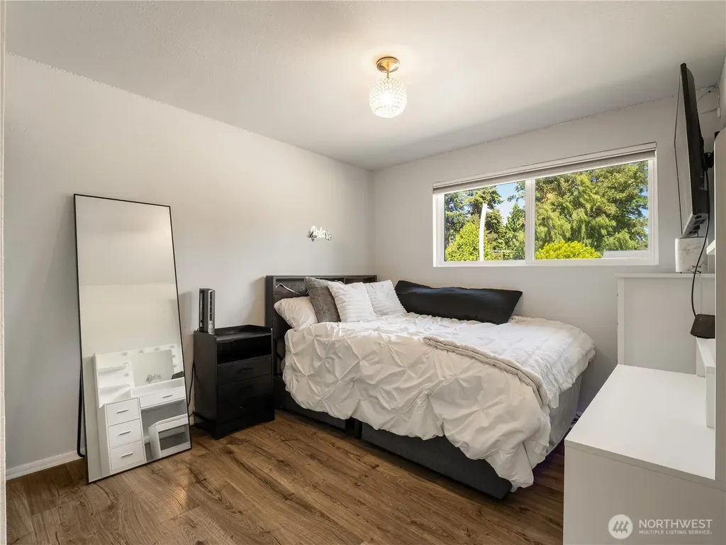 2103 306th Place Federal Way WA 98023