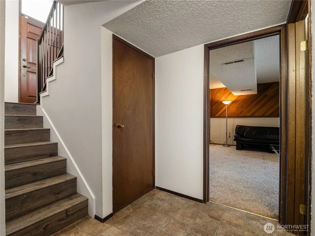 2103 306th Place Federal Way WA 98023