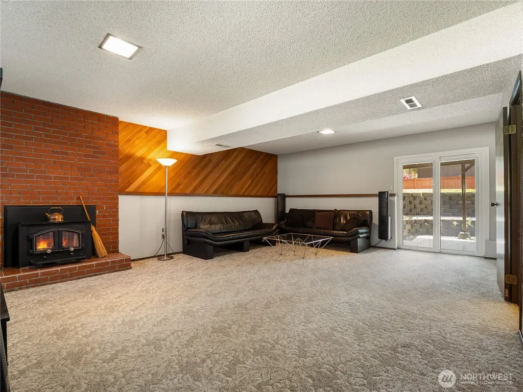 2103 306th Place Federal Way WA 98023