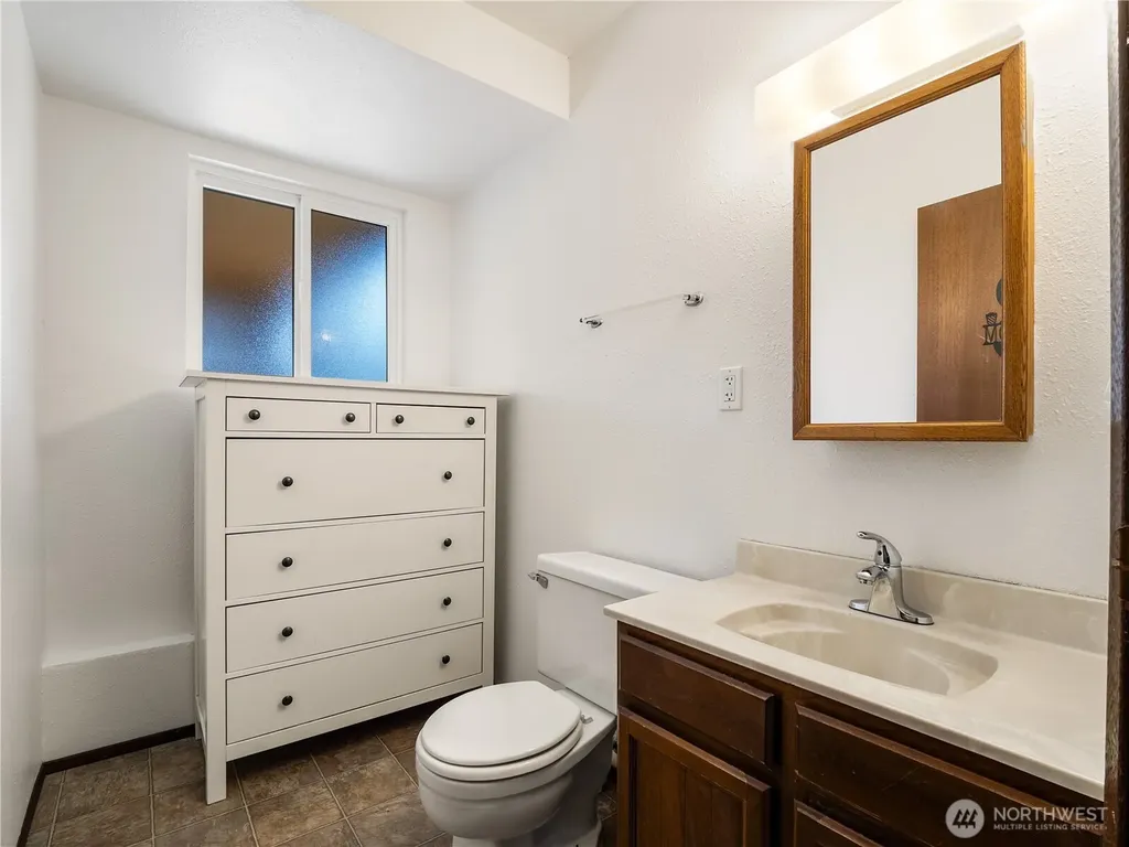 2103 306th Place Federal Way WA 98023