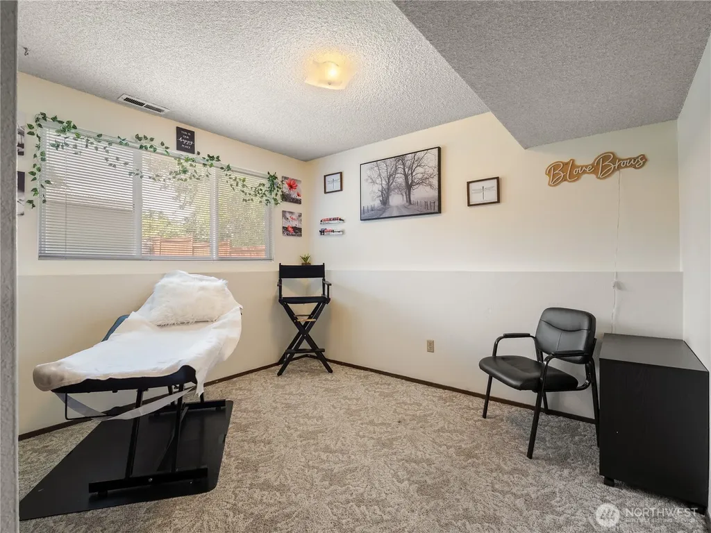 2103 306th Place Federal Way WA 98023