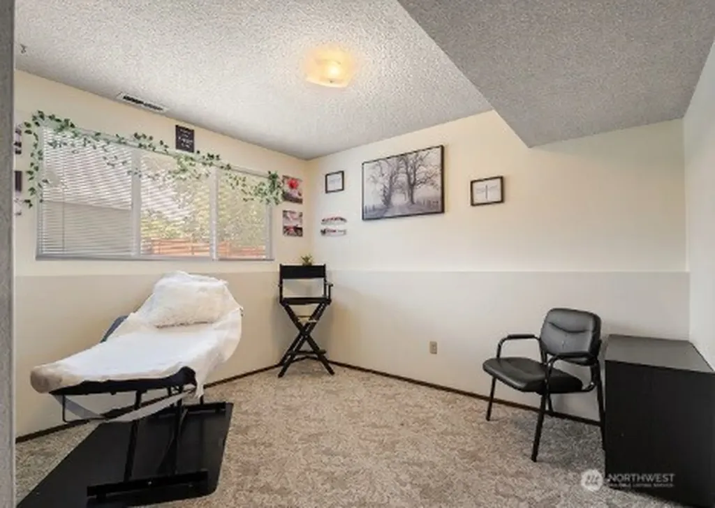 2103 306th Place Federal Way WA 98023