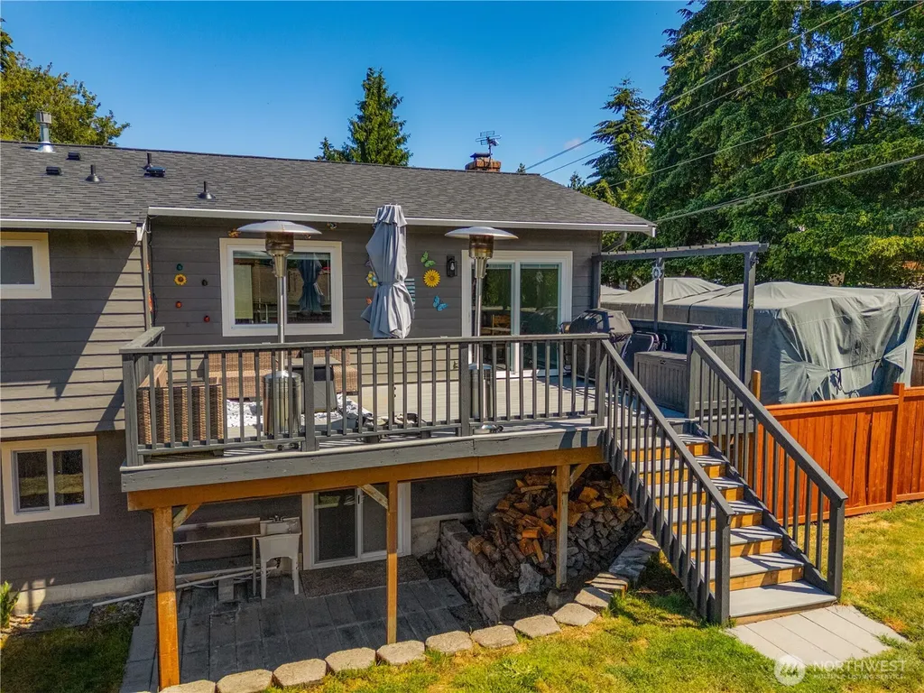 2103 306th Place Federal Way WA 98023