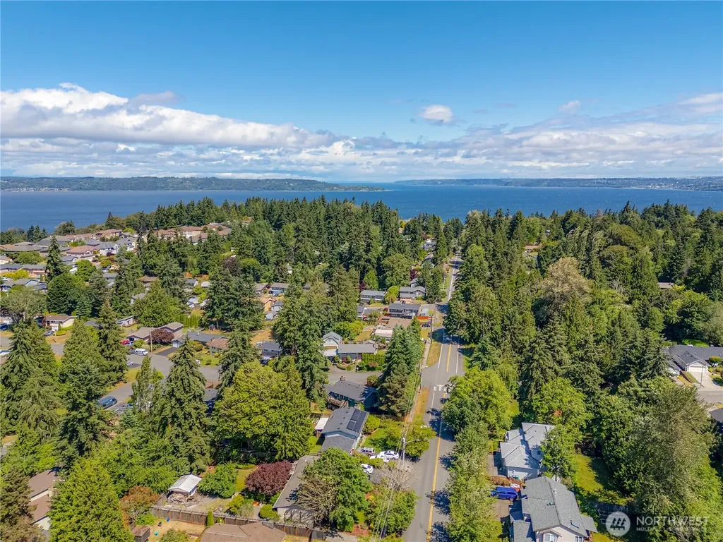 2103 306th Place Federal Way WA 98023