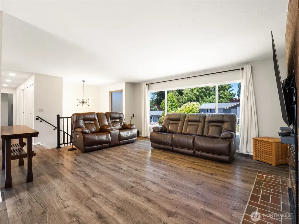 2103 306th Place Federal Way WA 98023
