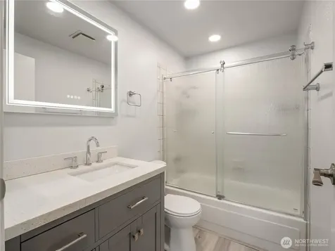 2103 306th Place Federal Way WA 98023