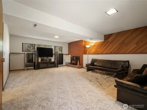 2103 306th Place Federal Way WA 98023