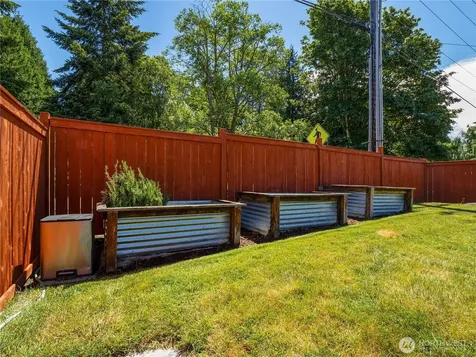 2103 306th Place Federal Way WA 98023