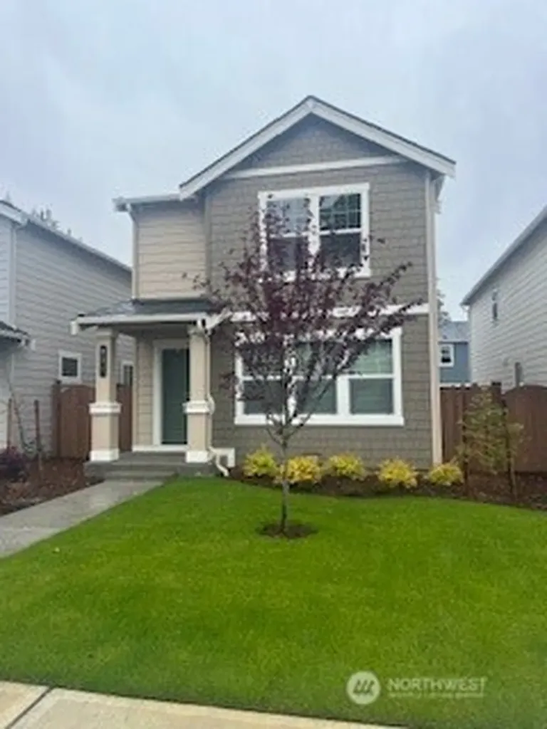 821 Bradley Street NE Lacey WA 98516