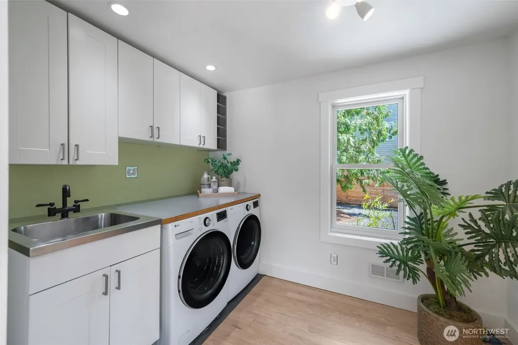 3033 NE 92nd Street Seattle WA 98115