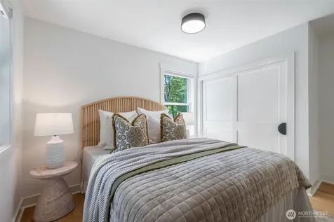 3033 NE 92nd Street Seattle WA 98115