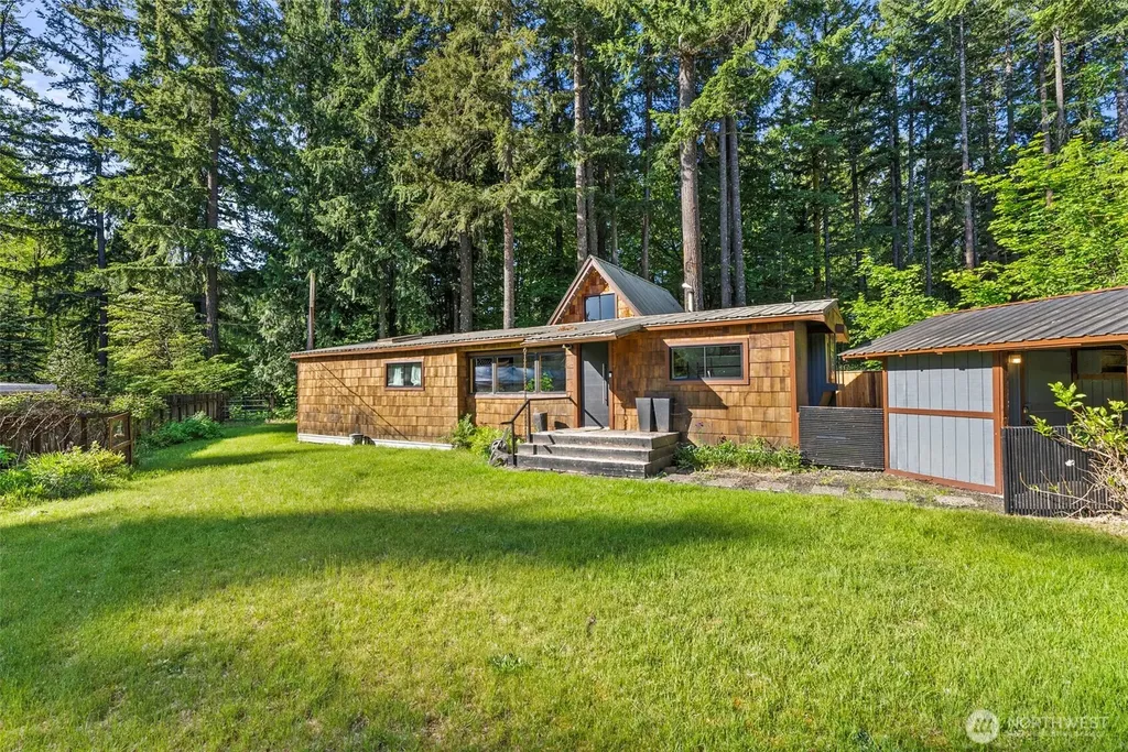 109 Mt Rainier Drive Packwood WA 98361