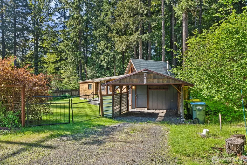 109 Mt Rainier Drive Packwood WA 98361