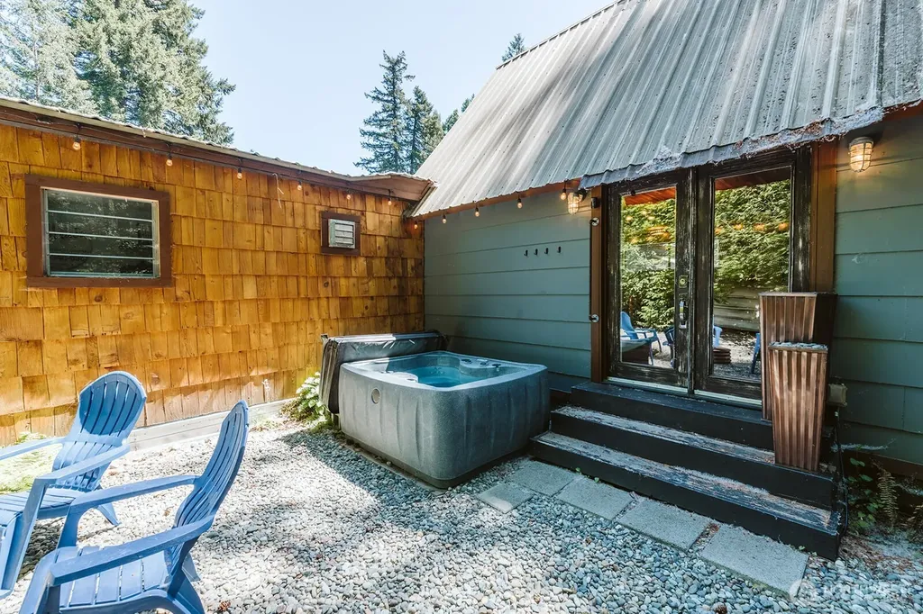 109 Mt Rainier Drive Packwood WA 98361