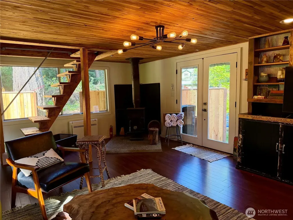 109 Mt Rainier Drive Packwood WA 98361