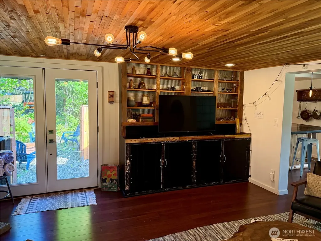109 Mt Rainier Drive Packwood WA 98361