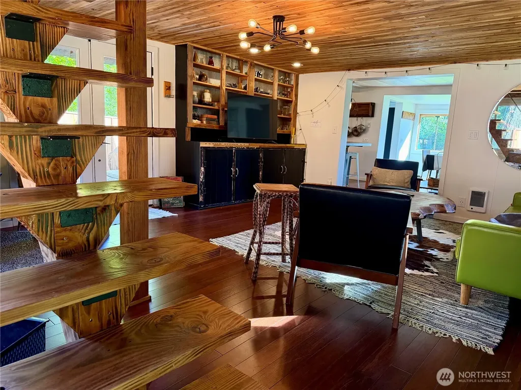 109 Mt Rainier Drive Packwood WA 98361