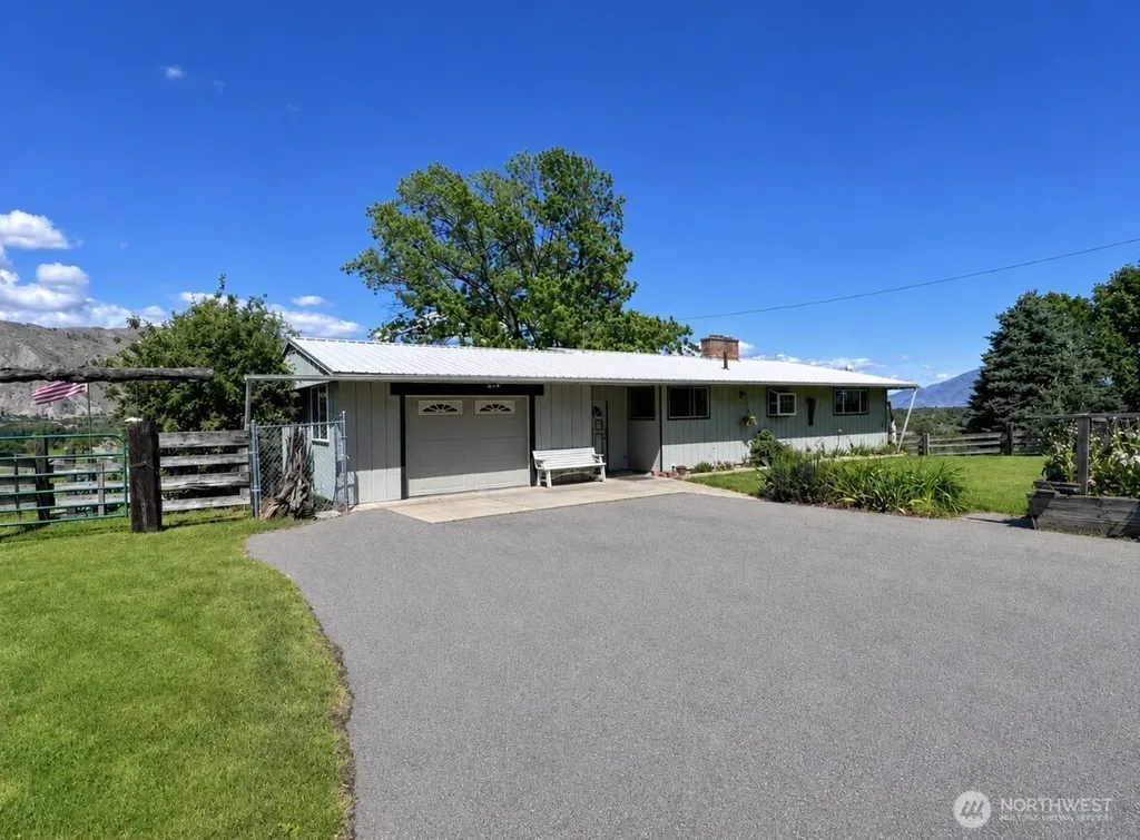 16 Mossy Rock Road Oroville WA 98844