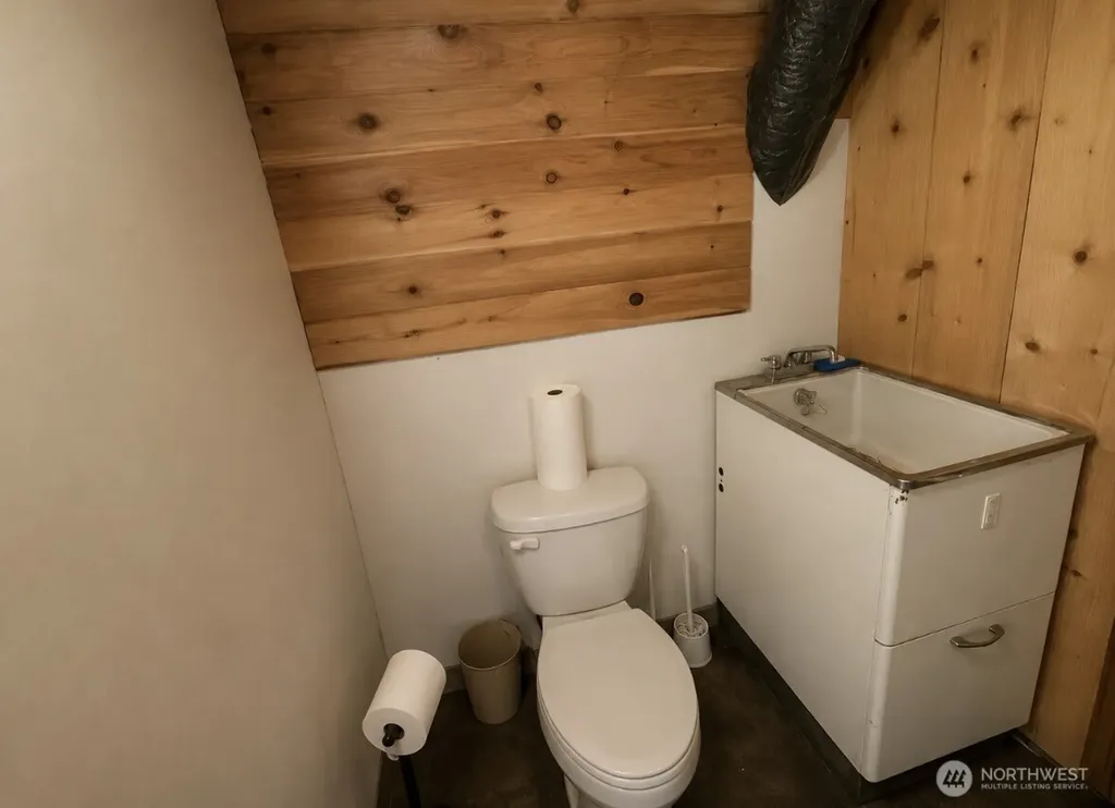 16 Mossy Rock Road Oroville WA 98844