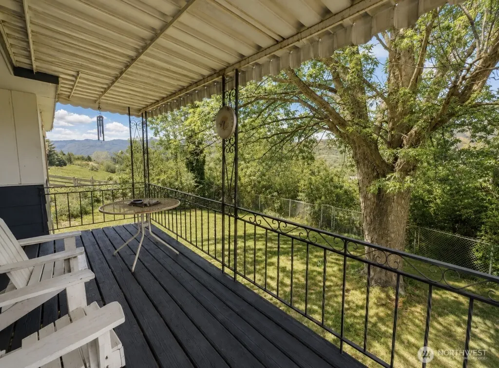 16 Mossy Rock Road Oroville WA 98844