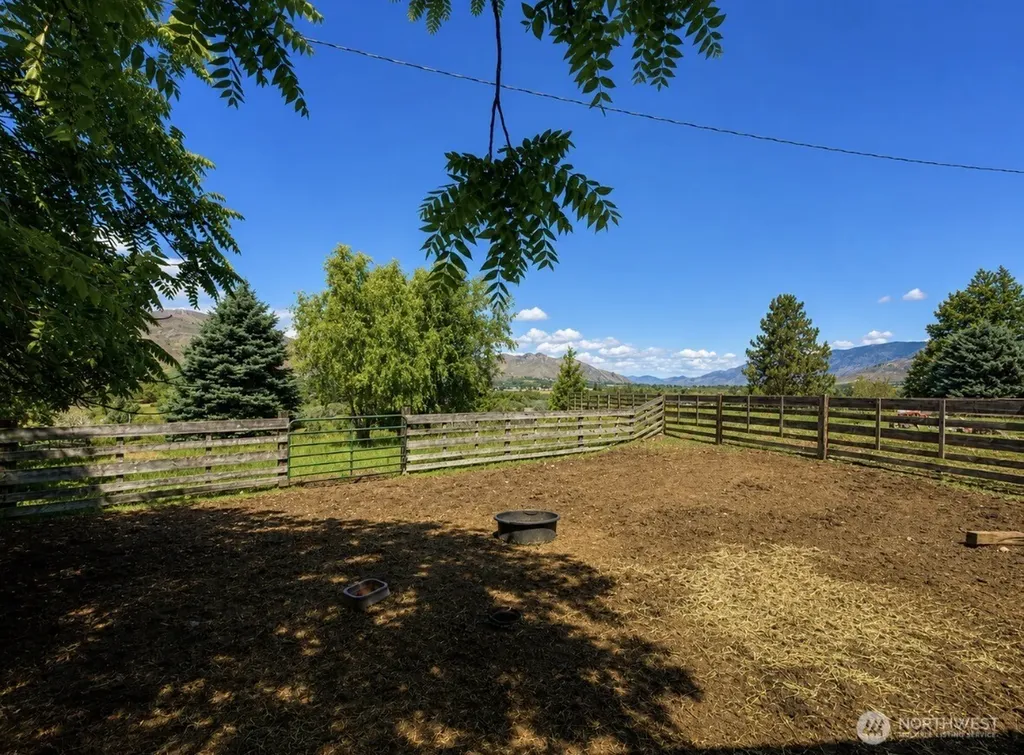 16 Mossy Rock Road Oroville WA 98844