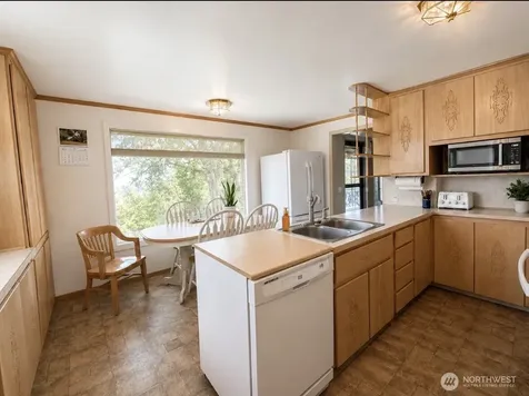 16 Mossy Rock Road Oroville WA 98844