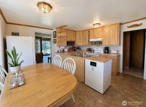 16 Mossy Rock Road Oroville WA 98844