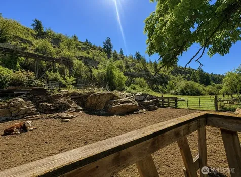 16 Mossy Rock Road Oroville WA 98844
