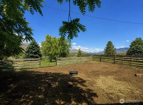 16 Mossy Rock Road Oroville WA 98844