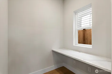 17915 Sunset Road Bothell WA 98012