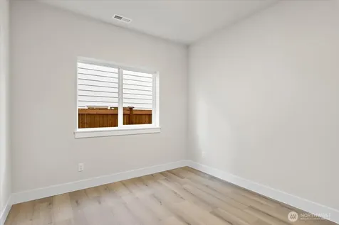 17915 Sunset Road Bothell WA 98012