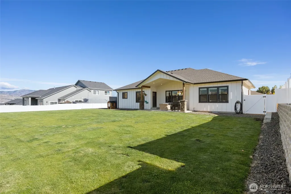 2590 Parkette Street SE East Wenatchee WA 98802