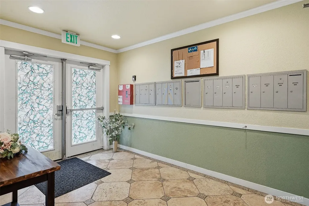 1475 N 200th Street Shoreline WA 98133