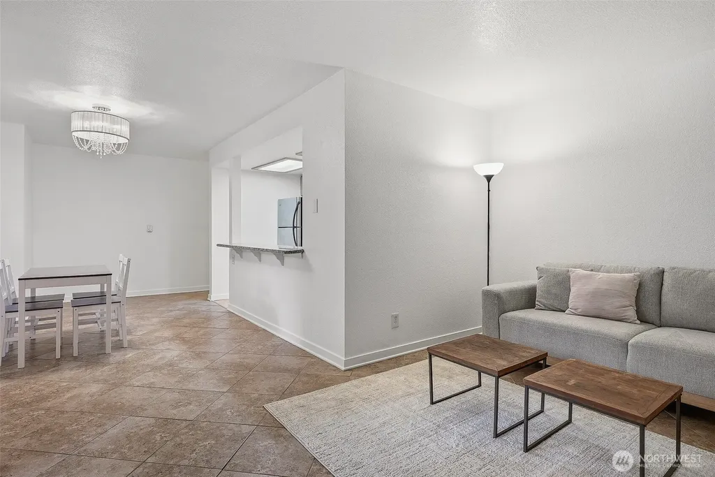 1475 N 200th Street Shoreline WA 98133