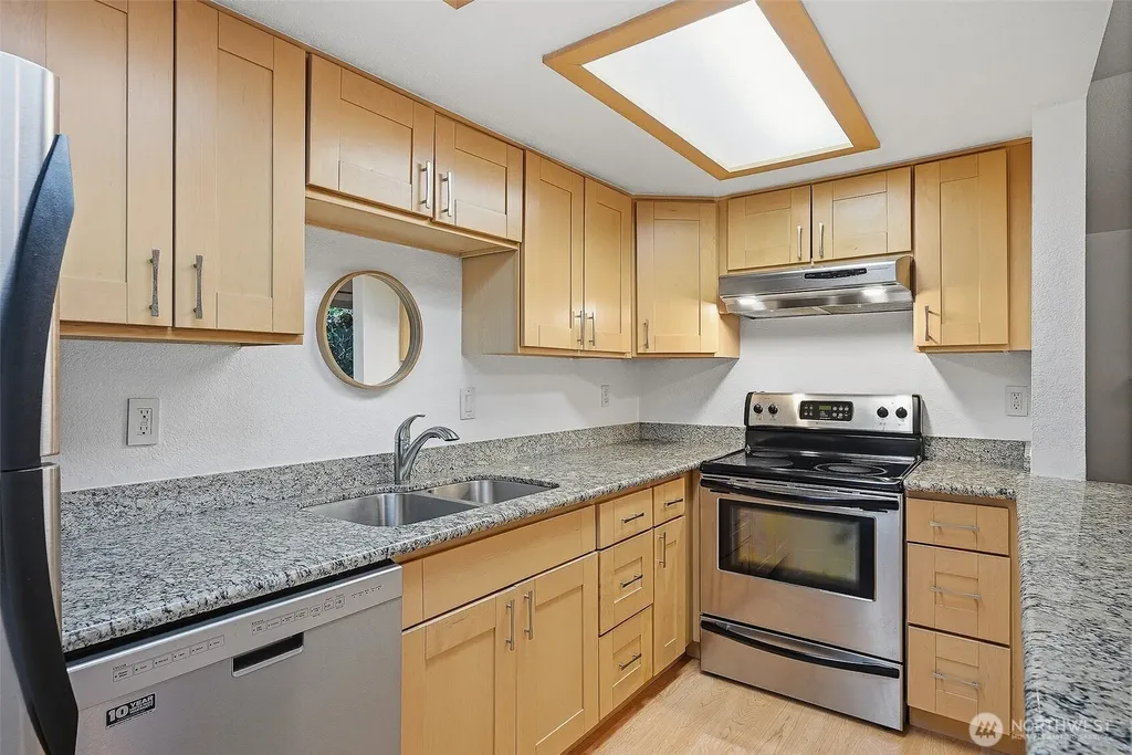 1475 N 200th Street Shoreline WA 98133