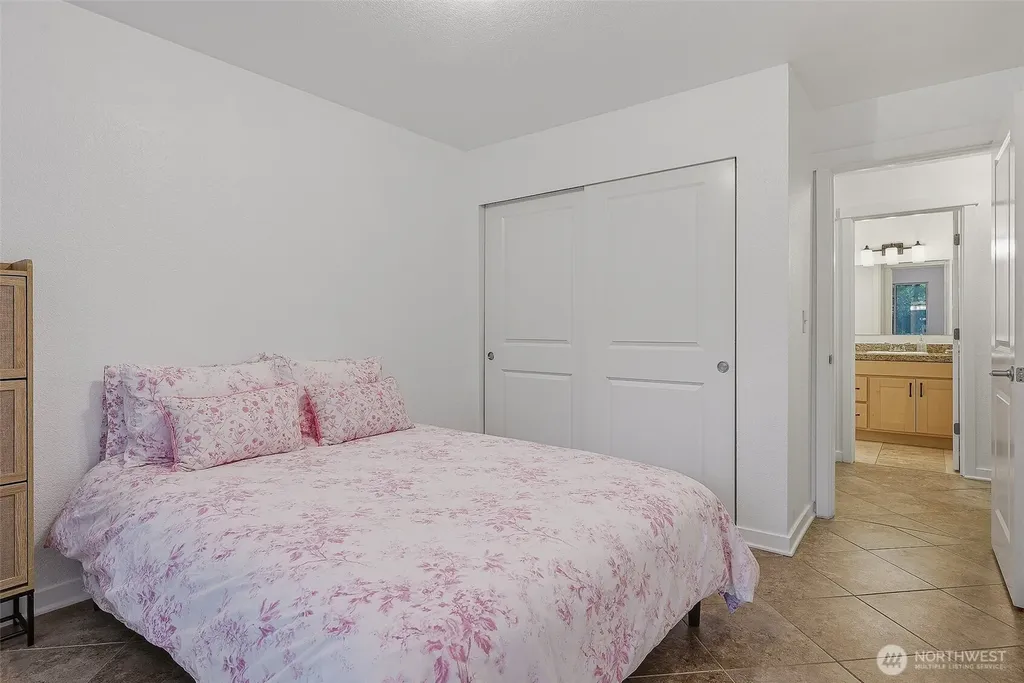 1475 N 200th Street Shoreline WA 98133