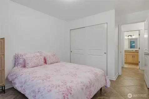 1475 N 200th Street Shoreline WA 98133